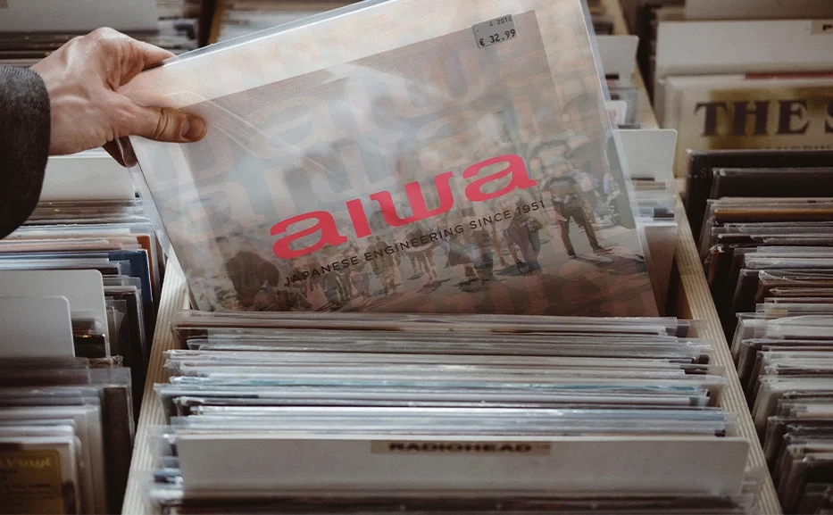 Aiwa GBTUR-120WD Plattenspieler und Digitalisierer aus Holz