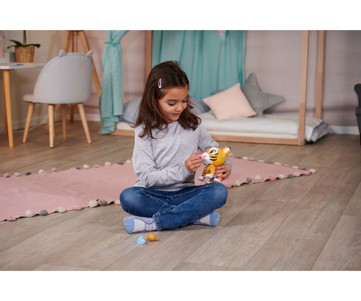 Person, Sitzend, Innenarchitektur, Hosen, Kind