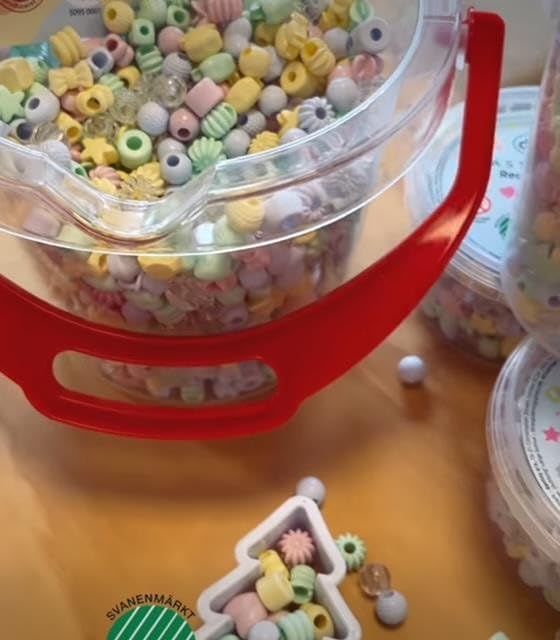 Dantoy 5911 PASTEL Perlen - 520 recycelte Perlen in Pastellfarben im Eimer