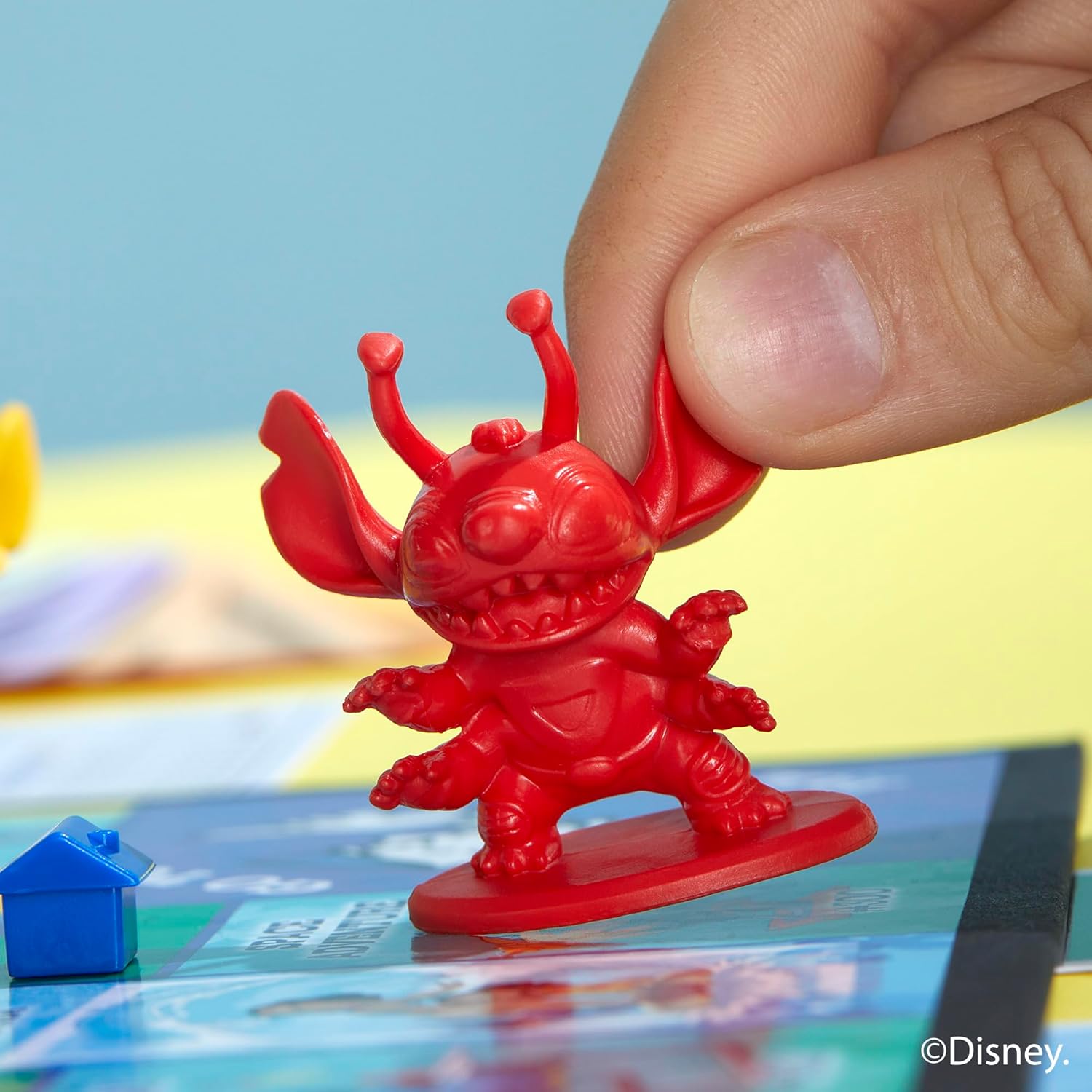 Monopoly Disney Stitch Edition Brettspiel in deutscher Sprache mit Spielfiguren und thematischem Spielplan