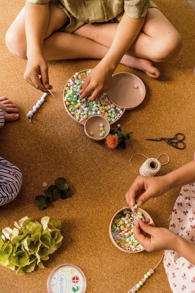 Dantoy 5911 PASTEL Perlen - 520 recycelte Perlen in Pastellfarben im Eimer