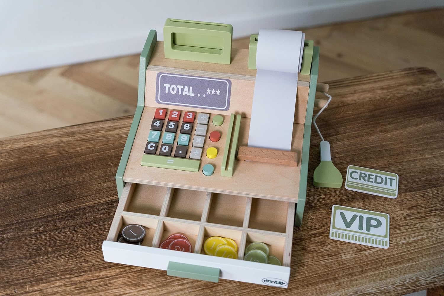 Dantoy 4770 Kaufladenkasse - Holz-Kassenset in Geschenkbox, 17-teilig