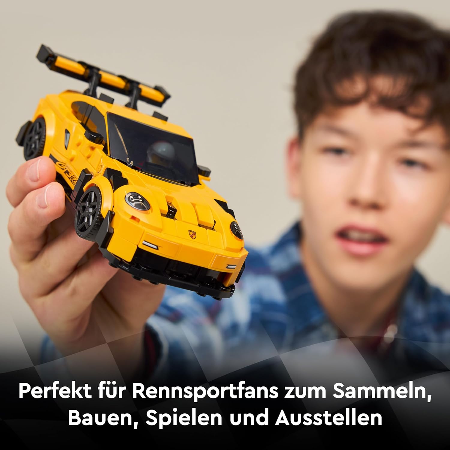 LEGO Speed Champions 76918 McLaren Solus GT in Weiß und McLaren F1 LM in Orange mit zwei Rennfahrer-Minifiguren